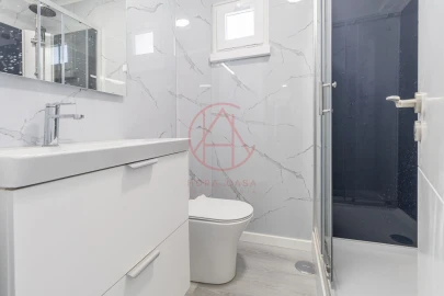 Apartamento T3 para Venda em Laranjeiro e Feijó