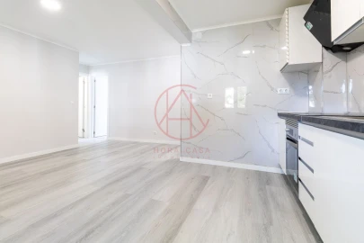 Apartamento T3 para Venda em Laranjeiro e Feijó