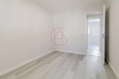 Apartamento T3 para Venda em Laranjeiro e Feijó