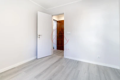 Apartamento T3 para Venda em Laranjeiro e Feijó