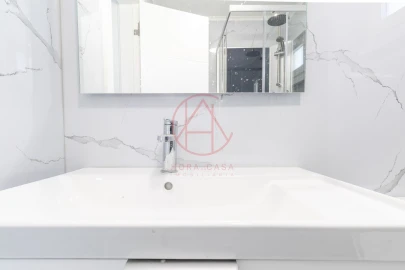 Apartamento T3 para Venda em Laranjeiro e Feijó