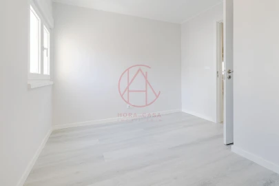 Apartamento T3 para Venda em Laranjeiro e Feijó