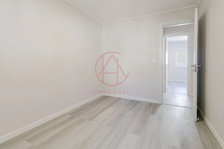 Apartamento T3 para Venda em Laranjeiro e Feijó Foto 12