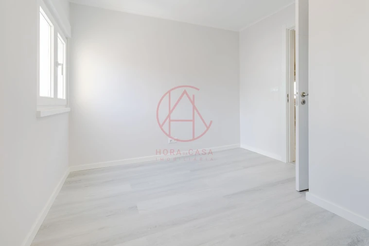 Apartamento T3 para Venda em Laranjeiro e Feijó Foto 14