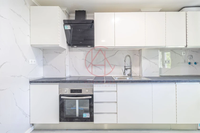 Apartamento T3 para Venda em Laranjeiro e Feijó Foto 8