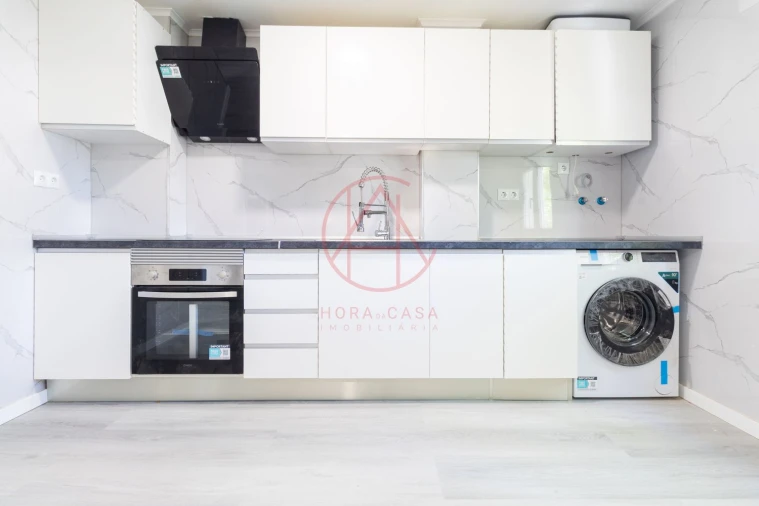 Apartamento T3 para Venda em Laranjeiro e Feijó Foto 3