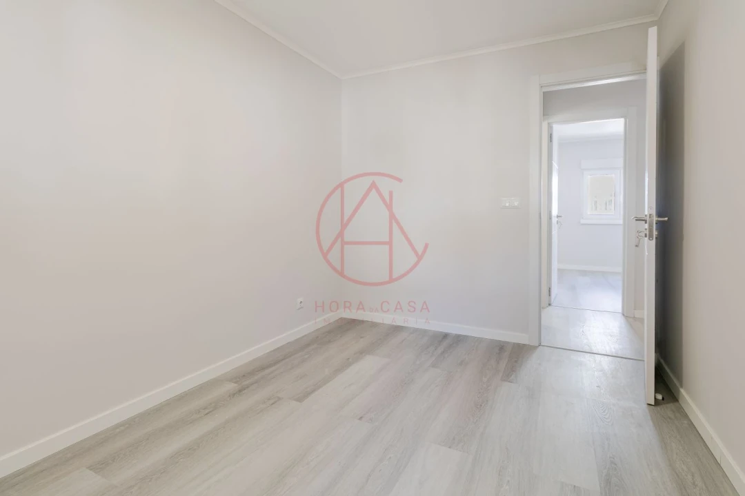 Apartamento T3 para Venda em Laranjeiro e Feijó Foto 12