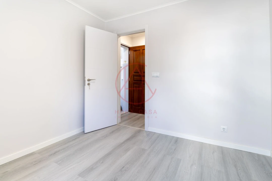 Apartamento T3 para Venda em Laranjeiro e Feijó Foto 9