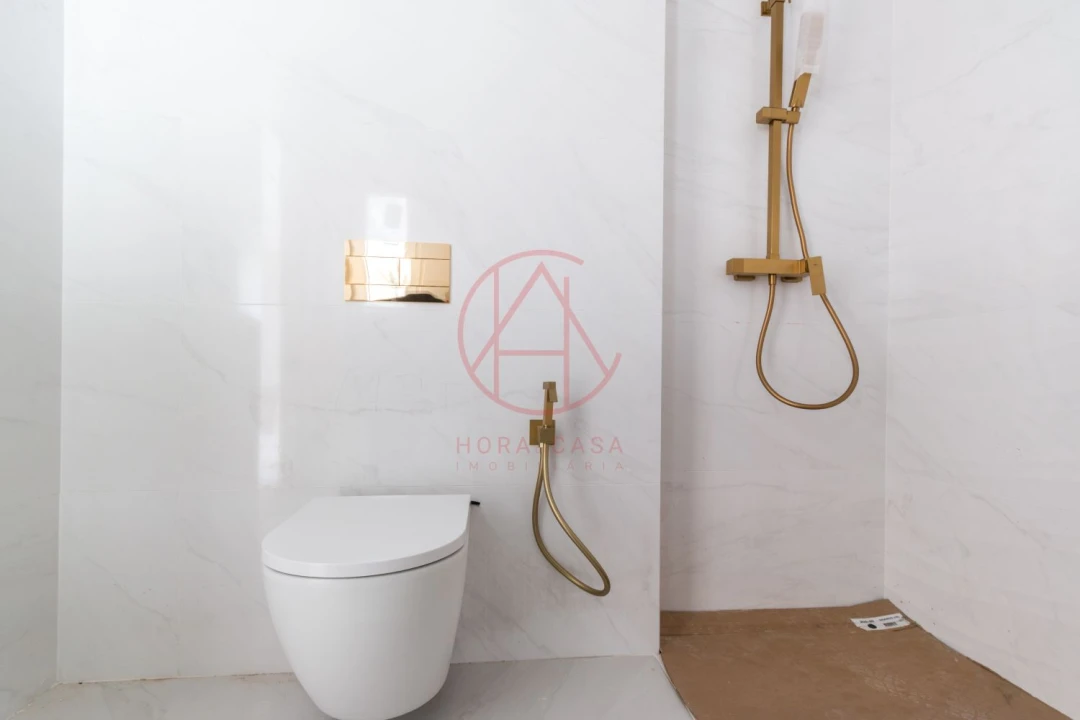 Moradia T5 para Venda em Alhos Vedros Foto 40