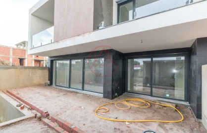 Moradia T5 para Venda em Alhos Vedros