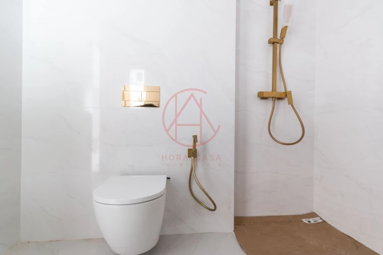 Moradia T5 para Venda em Alhos Vedros Foto 40