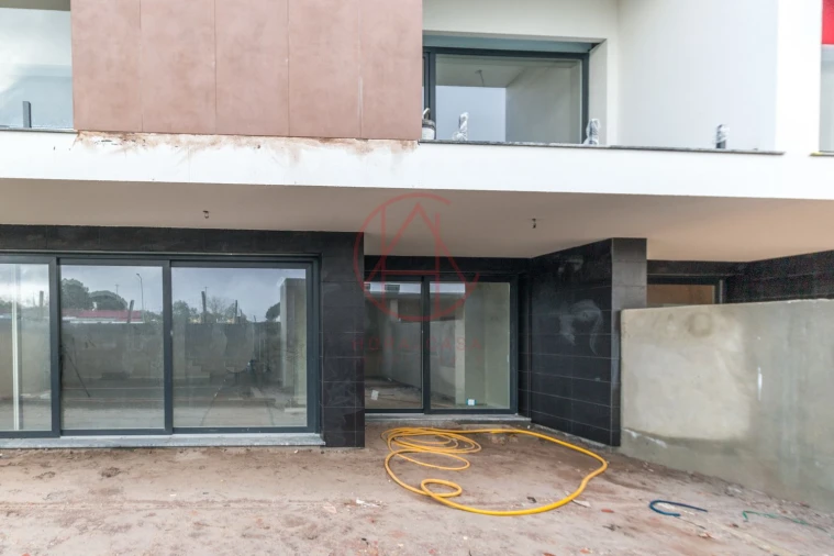 Moradia T5 para Venda em Alhos Vedros Foto 16