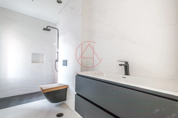 Moradia T5 para Venda em Alhos Vedros Foto 26