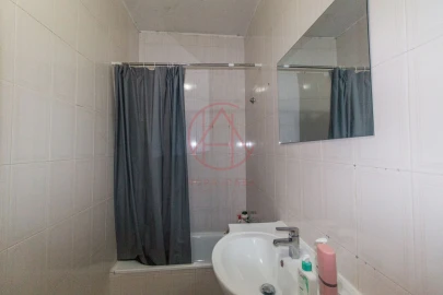 Apartamento T2 para Venda em Baixa da Banheira e Vale da Amoreira