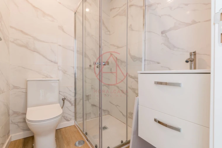 Apartamento T4 para Venda em Almada, Cova da Piedade, Pragal e Cacilhas Foto 2