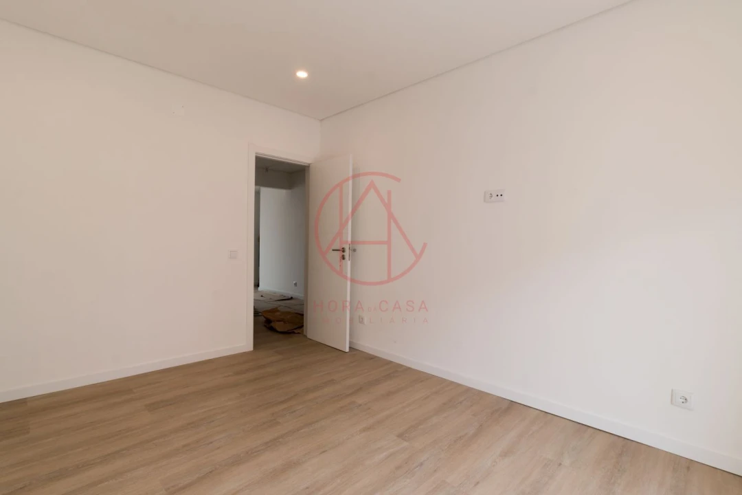 Apartamento T4 para Venda em Almada, Cova da Piedade, Pragal e Cacilhas Foto 5