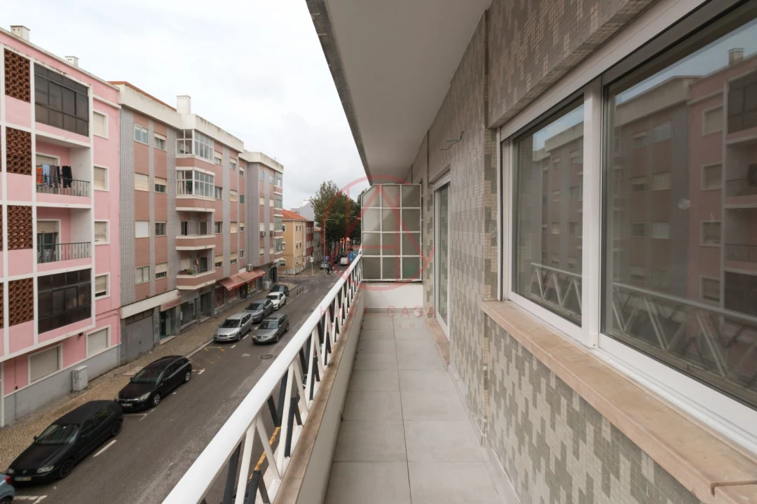 Apartamento T4 para Venda em Almada, Cova da Piedade, Pragal e Cacilhas Foto 7