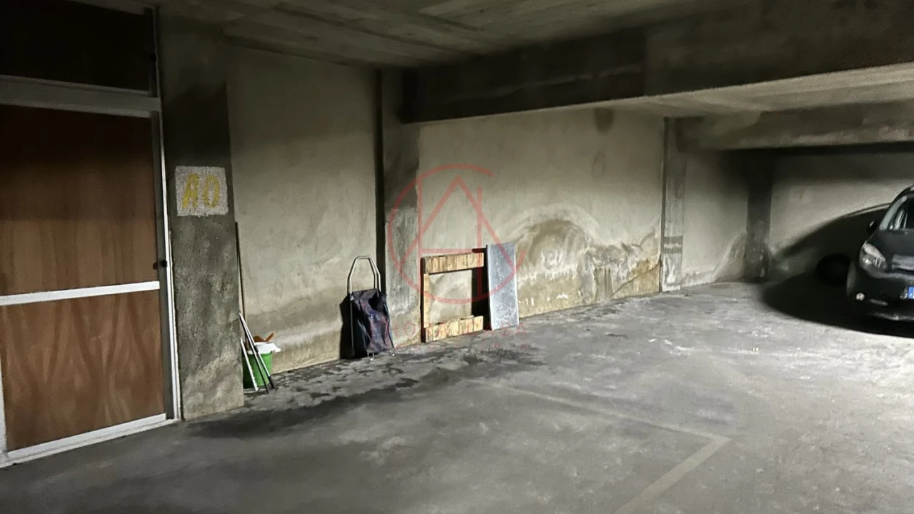 Garagem para Venda em Barreiro e Lavradio Foto 4