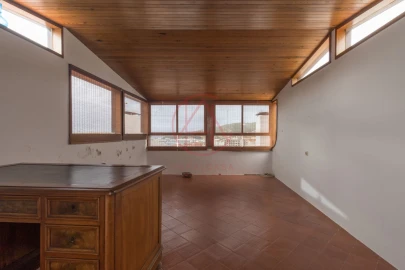 Apartamento T6 para Venda em Sesimbra (Santiago)