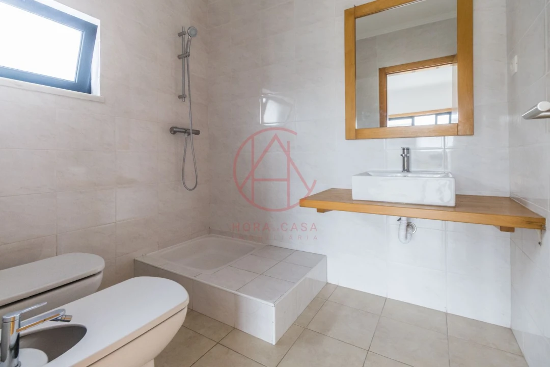 Moradia T5 para Venda em Laranjeiro e Feijó Foto 28