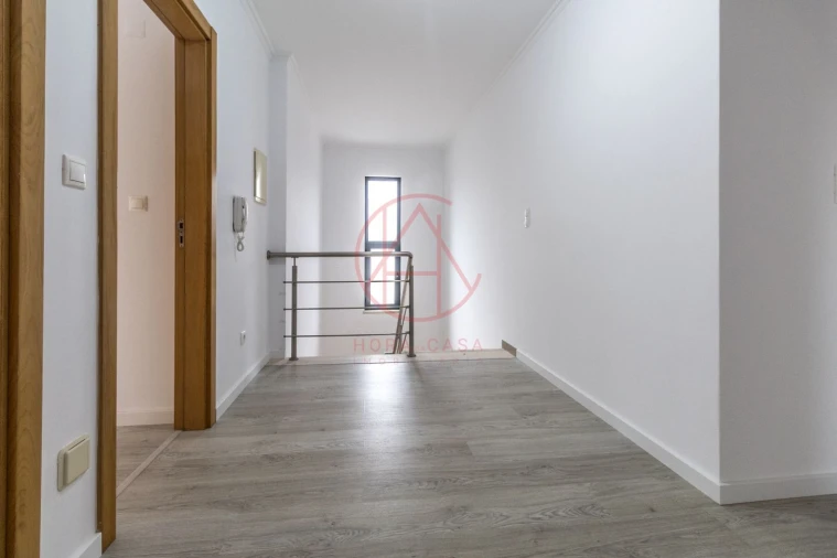 Moradia T5 para Venda em Laranjeiro e Feijó Foto 26