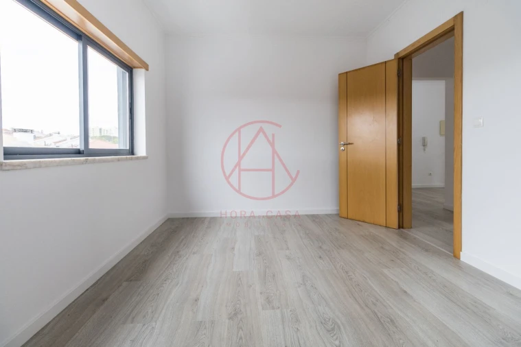 Moradia T5 para Venda em Laranjeiro e Feijó Foto 29