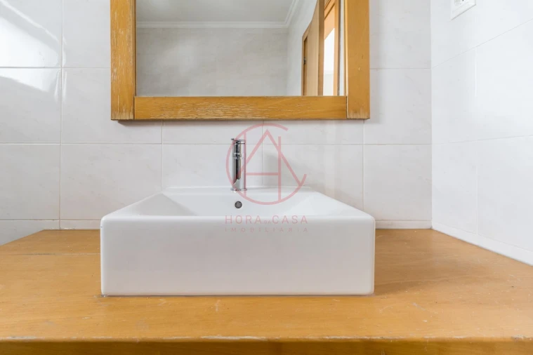 Moradia T5 para Venda em Laranjeiro e Feijó Foto 22