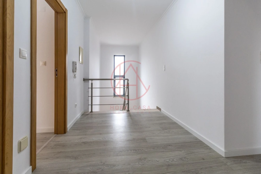 Moradia T5 para Venda em Laranjeiro e Feijó Foto 26