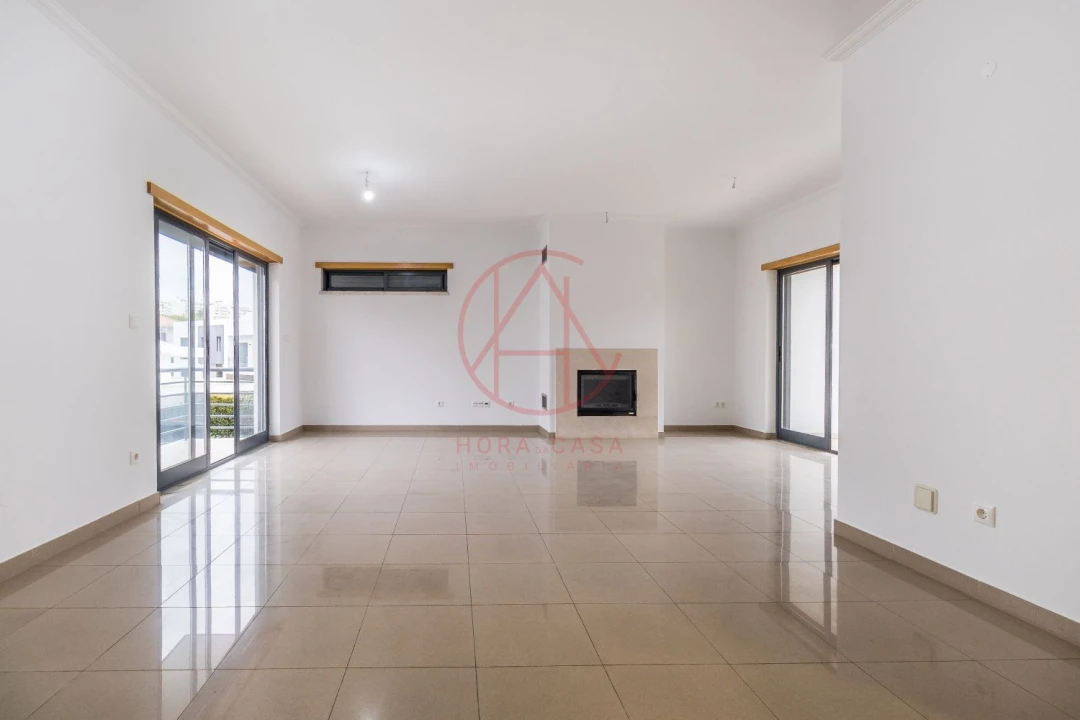 Moradia T5 para Venda em Laranjeiro e Feijó Foto 15