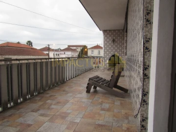 Moradia T2 para Venda em Castêlo da Maia