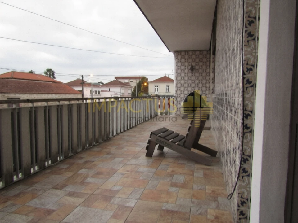 Moradia T2 para Venda em Castêlo da Maia Foto 3