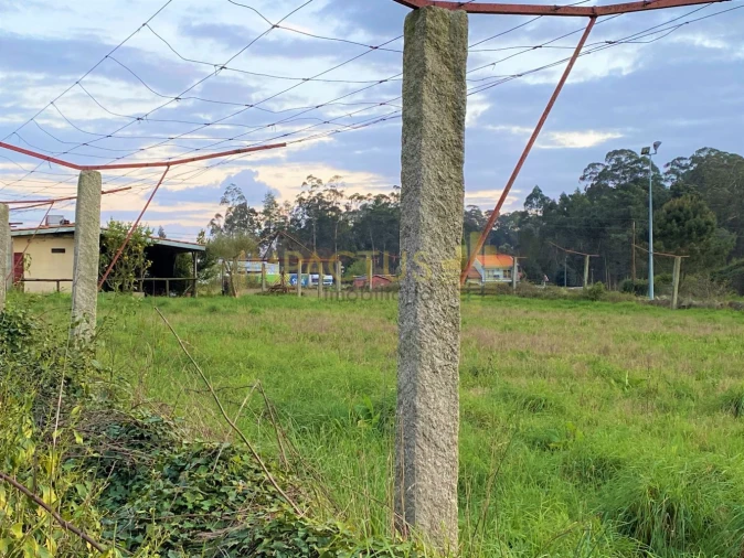 Terreno para Venda em Castêlo da Maia Foto 7