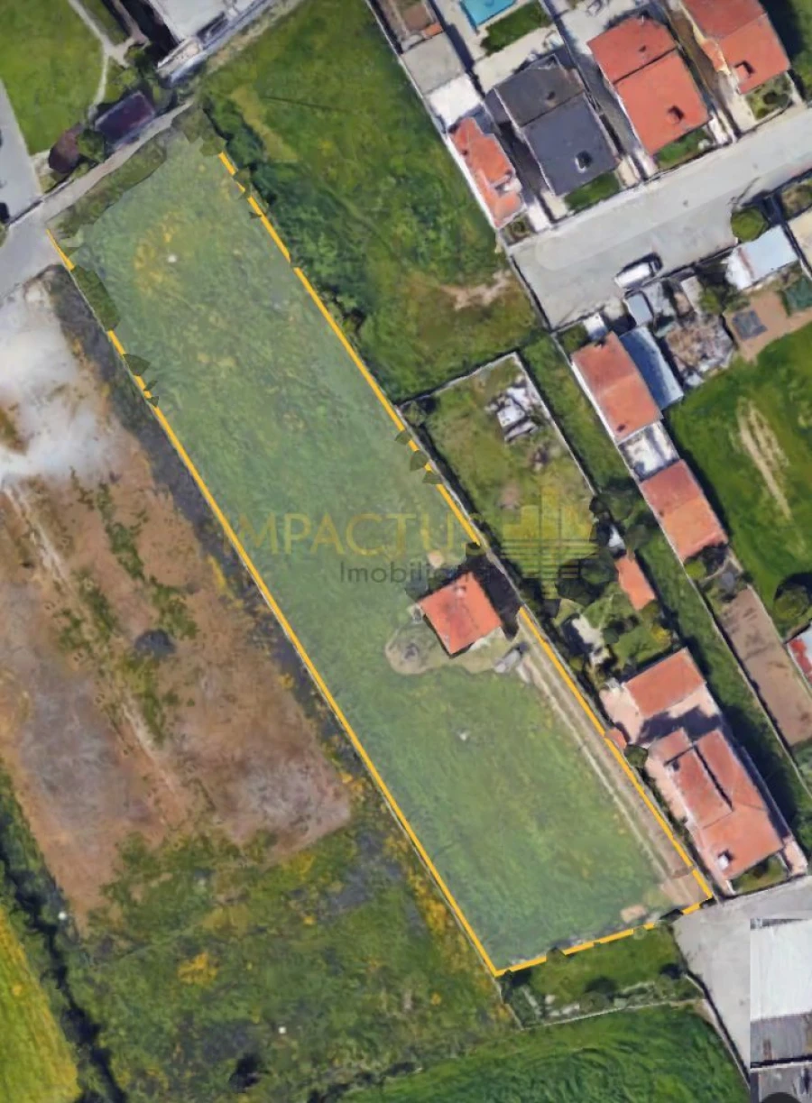 Terreno para Venda em Castêlo da Maia Foto 2
