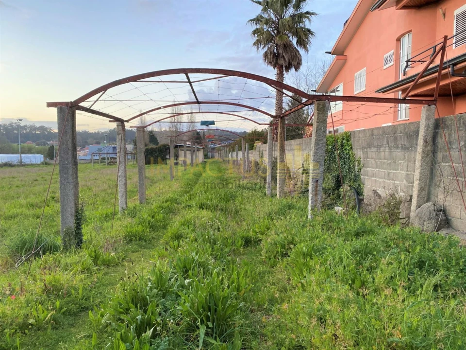 Terreno para Venda em Castêlo da Maia Foto 9