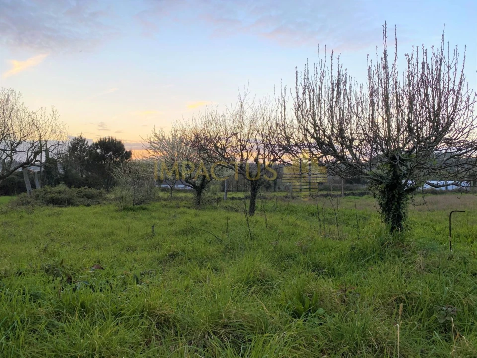 Terreno para Venda em Castêlo da Maia Foto 1