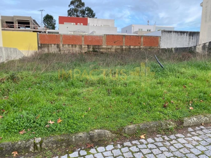 Terreno para Venda em Castêlo da Maia Foto 5