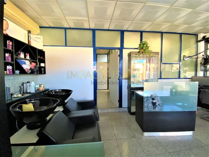 Loja para Arrendamento em Coronado (São Romão e São Mamede) Foto 3