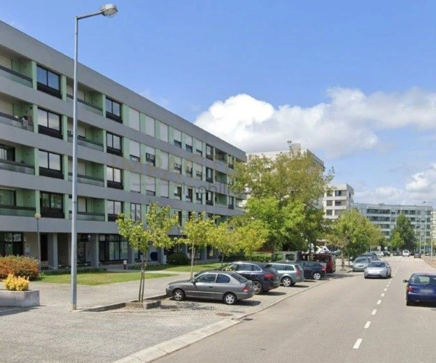 Loja para Venda em Castêlo da Maia Foto 1
