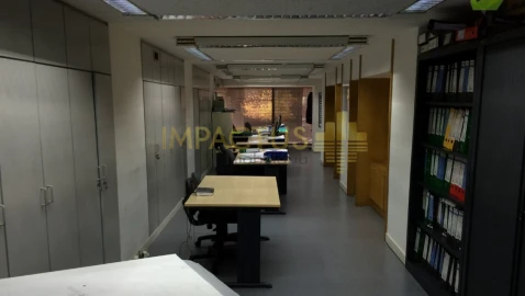 Loja para Venda em Santa Marinha e São Pedro da Afurada