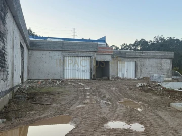 Loja para Venda em Bougado (São Martinho e Santiago)