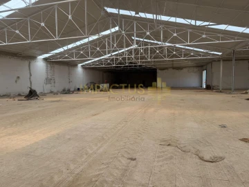 Loja para Venda em Bougado (São Martinho e Santiago)