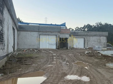 Loja para Venda em Bougado (São Martinho e Santiago)