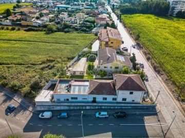 Moradia T10 para Venda em Castêlo da Maia