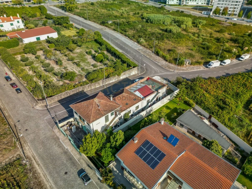 Moradia T10 para Venda em Castêlo da Maia Foto 4