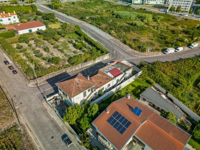 Moradia T10 para Venda em Castêlo da Maia Foto 4
