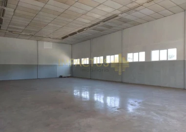 Loja para Arrendamento em Aveleda