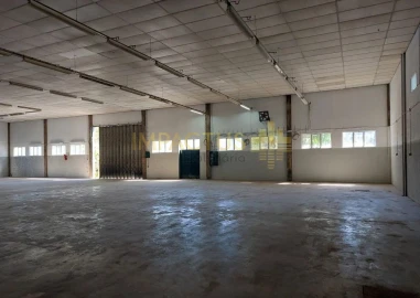 Loja para Arrendamento em Aveleda