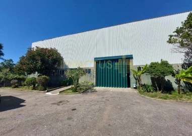 Loja para Arrendamento em Aveleda