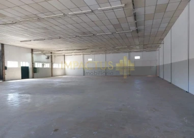 Loja para Arrendamento em Aveleda