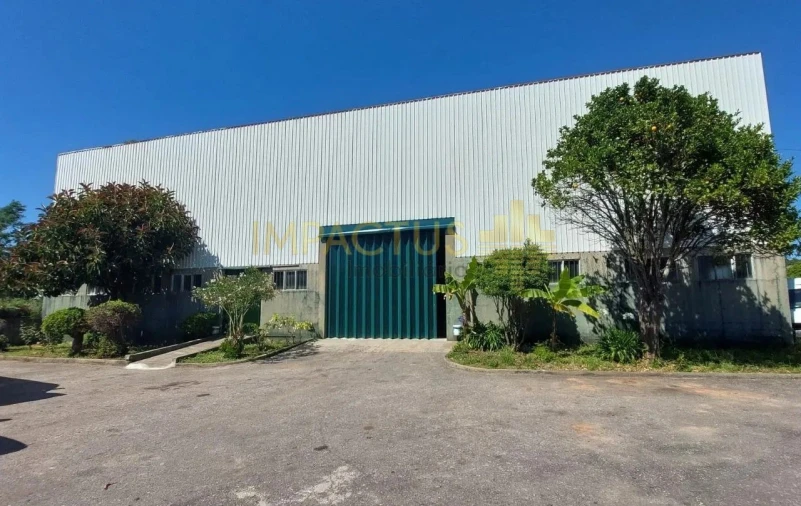 Loja para Arrendamento em Aveleda Foto 18